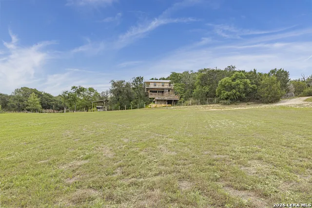 896 Rocky Creek Rd Medina, TX 78055