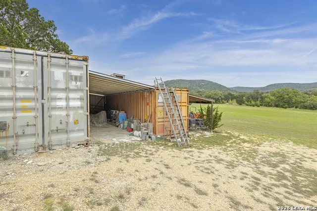 896 Rocky Creek Rd Medina, TX 78055