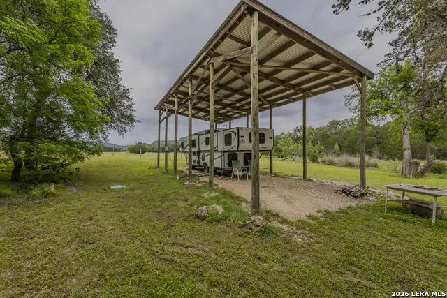 896 Rocky Creek Rd Medina, TX 78055