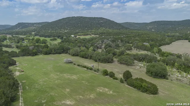 896 Rocky Creek Rd Medina, TX 78055
