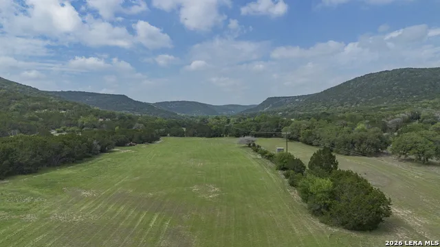 896 Rocky Creek Rd Medina, TX 78055