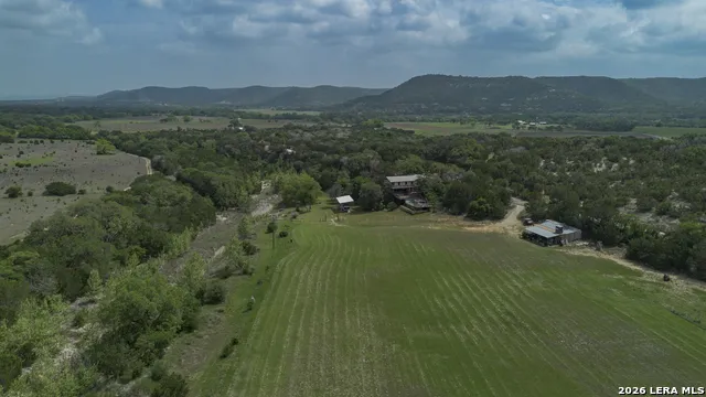896 Rocky Creek Rd Medina, TX 78055