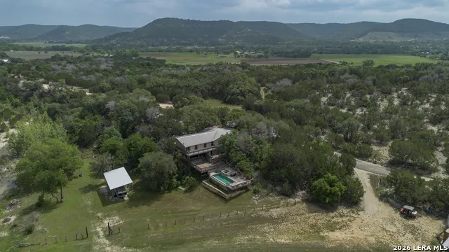 896 Rocky Creek Rd Medina, TX 78055
