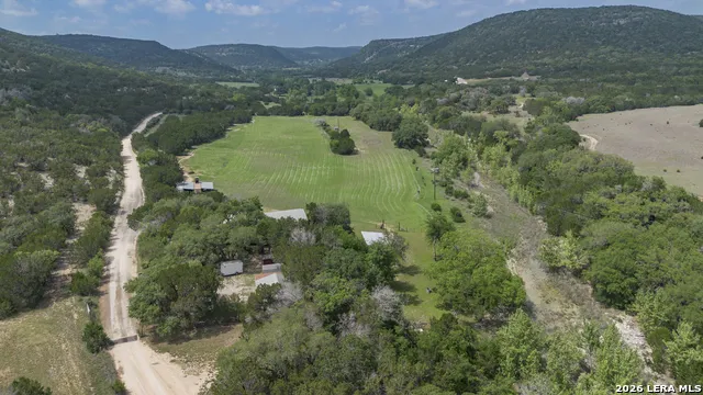 896 Rocky Creek Rd Medina, TX 78055