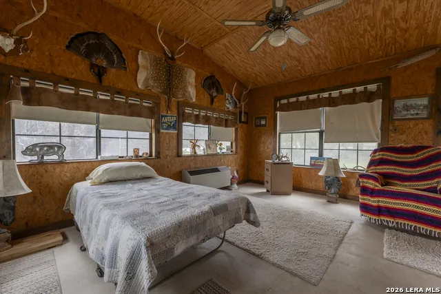 896 Rocky Creek Rd Medina, TX 78055