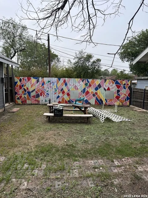 1314 W WOODLAWN AVE San Antonio, TX 78201