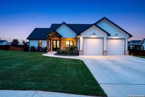156 Woodbridge Dr