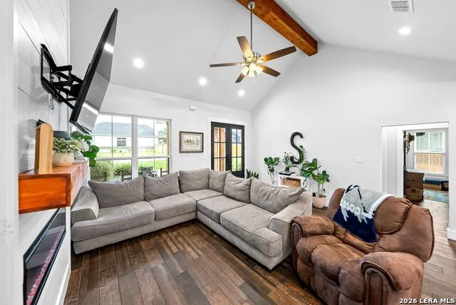 156 Woodbridge Dr La Vernia, TX 78121