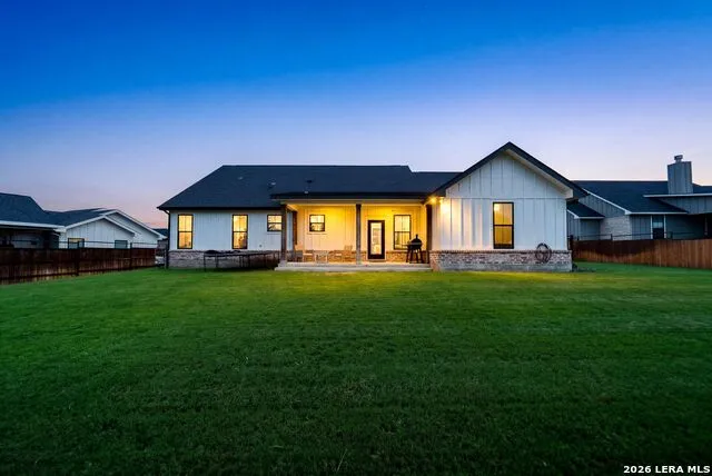156 Woodbridge Dr La Vernia, TX 78121