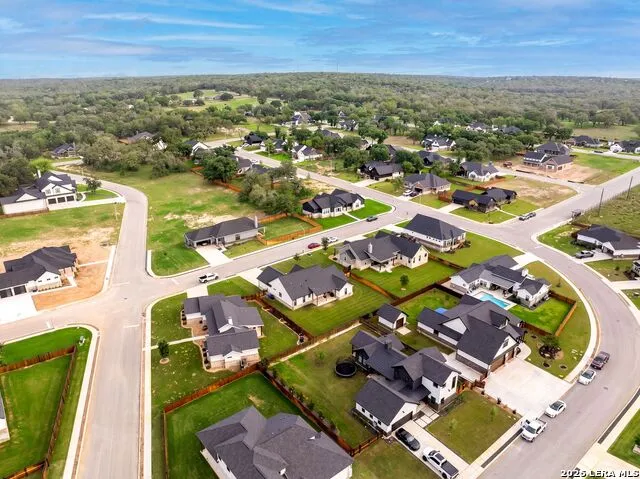 156 Woodbridge Dr La Vernia, TX 78121