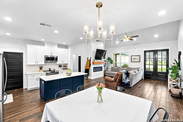 156 Woodbridge Dr La Vernia, TX 78121