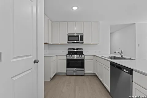 107 Ellendale Place