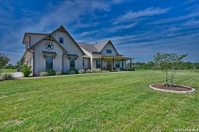 2165 County Road 250 Weimar, TX 78962