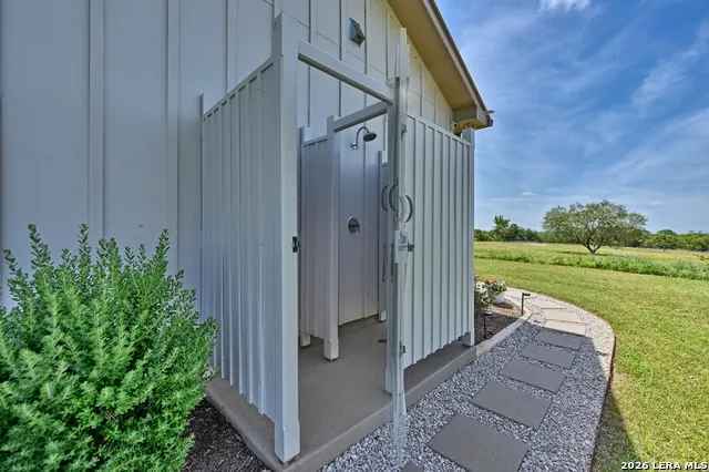 2165 County Road 250 Weimar, TX 78962