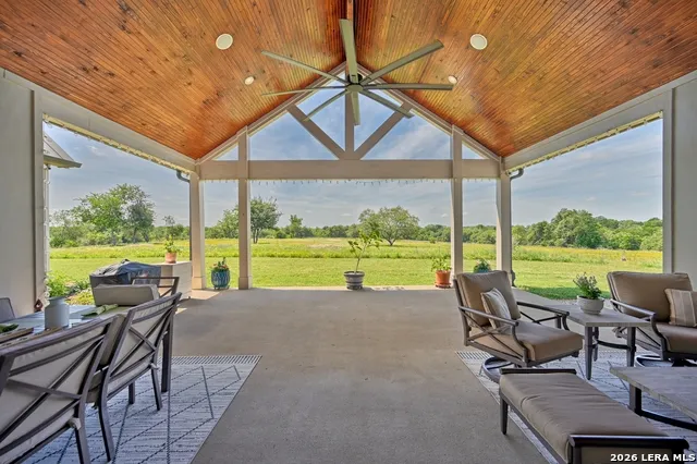 2165 County Road 250 Weimar, TX 78962