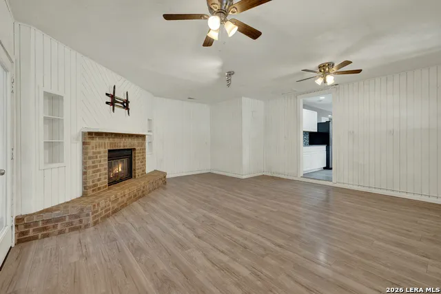 1006 Pecan Floresville, TX 78114