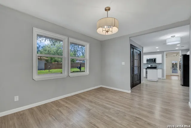 1006 Pecan Floresville, TX 78114