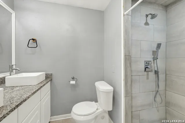 1006 Pecan Floresville, TX 78114