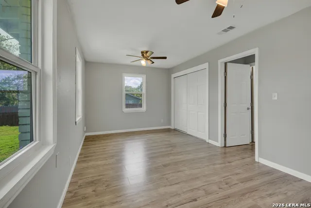 1006 Pecan Floresville, TX 78114