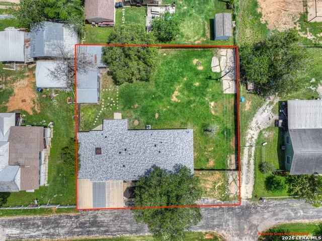 1006 Pecan Floresville, TX 78114