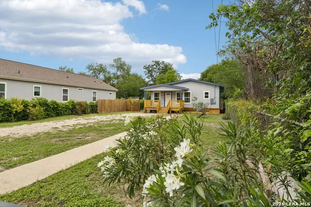 426 IKE ST San Antonio, TX 78211