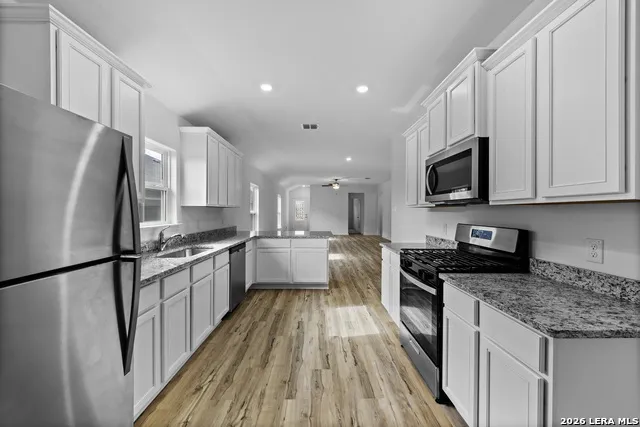 15107 Telfaire Meadow Von Ormy, TX 78073
