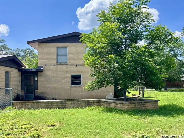 364 School Dr Poteet, TX 78065