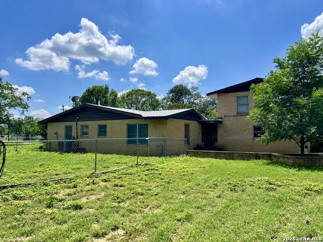364 School Dr Poteet, TX 78065