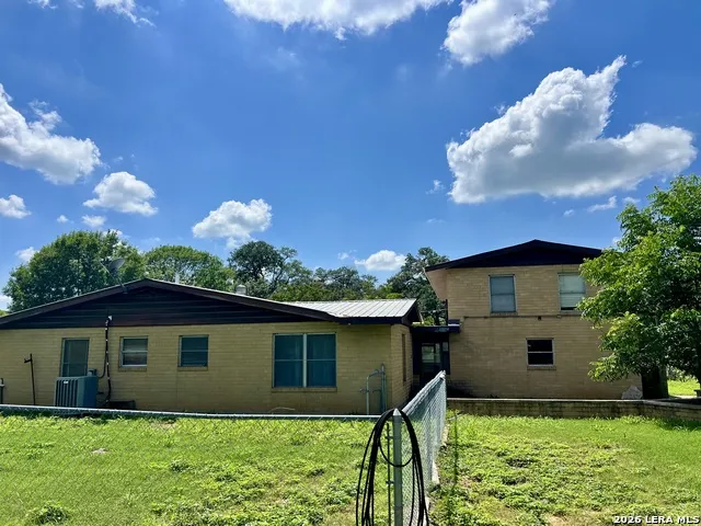364 School Dr Poteet, TX 78065