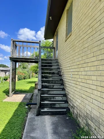 364 School Dr Poteet, TX 78065