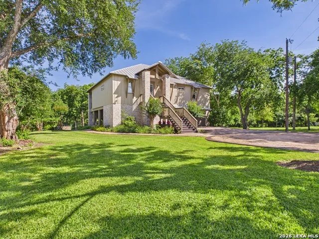1238 SLEEPY HOLLOW LN New Braunfels, TX 78130