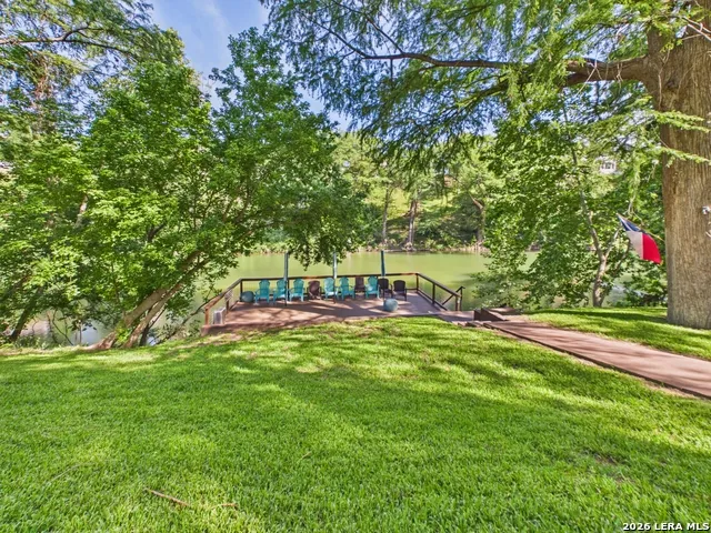 1238 SLEEPY HOLLOW LN New Braunfels, TX 78130