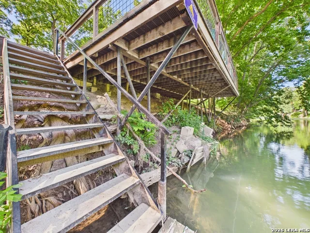 1238 SLEEPY HOLLOW LN New Braunfels, TX 78130