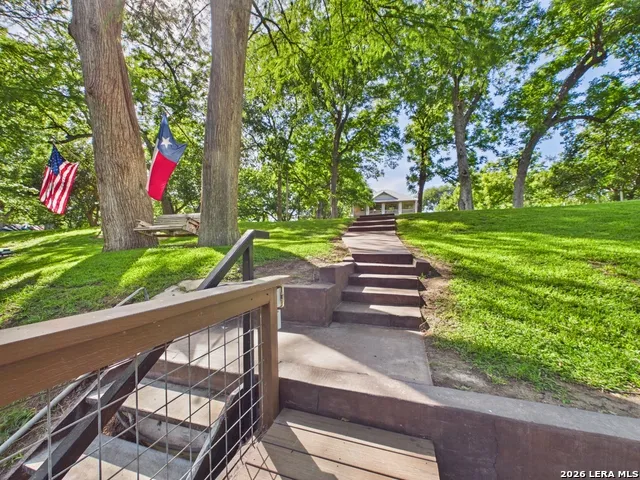 1238 SLEEPY HOLLOW LN New Braunfels, TX 78130