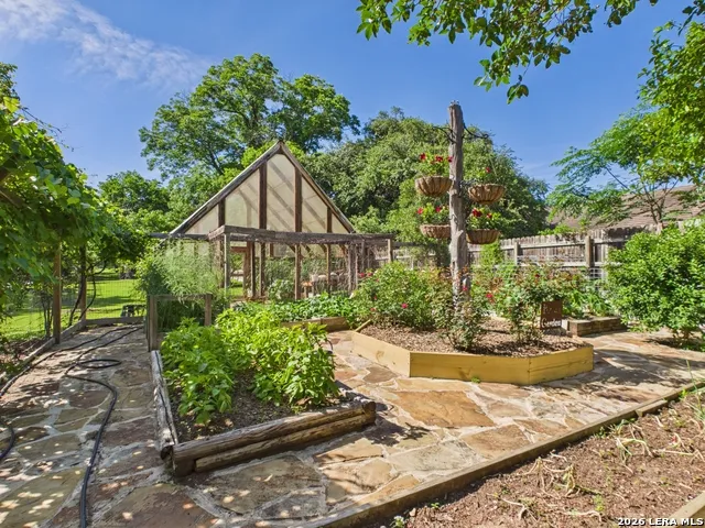 1238 SLEEPY HOLLOW LN New Braunfels, TX 78130