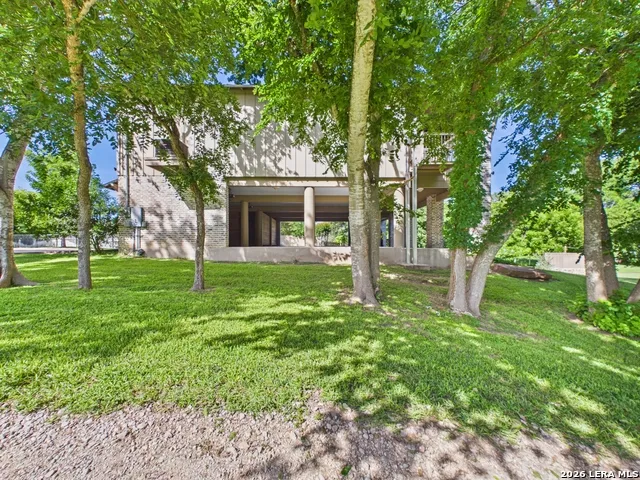 1238 SLEEPY HOLLOW LN New Braunfels, TX 78130