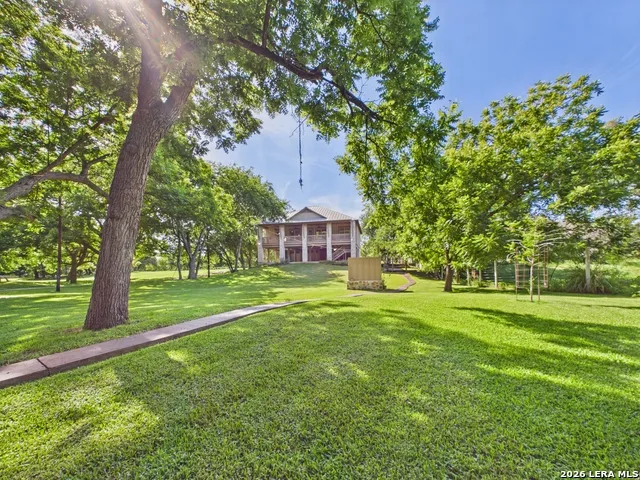 1238 SLEEPY HOLLOW LN New Braunfels, TX 78130