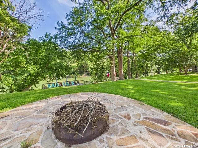 1238 SLEEPY HOLLOW LN New Braunfels, TX 78130