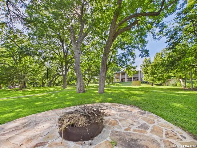 1238 SLEEPY HOLLOW LN New Braunfels, TX 78130
