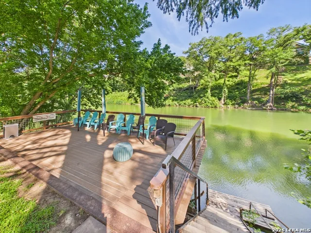 1238 SLEEPY HOLLOW LN New Braunfels, TX 78130