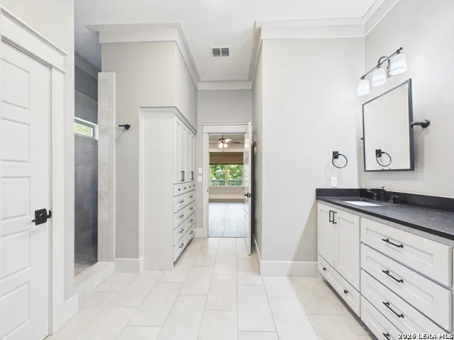 1238 SLEEPY HOLLOW LN New Braunfels, TX 78130