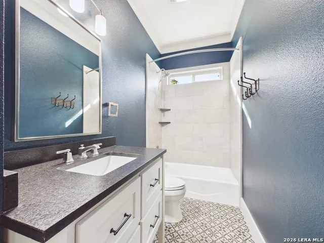 1238 SLEEPY HOLLOW LN New Braunfels, TX 78130