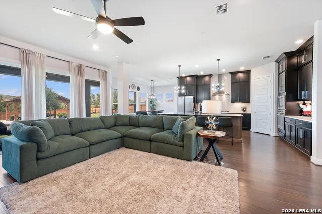 154 Violet Way Castroville, TX 78009