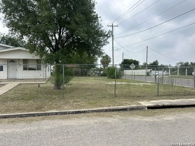 502 ALAMO ST Crystal City, TX 78839