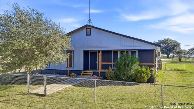 1037 county road 7711 Devine, TX 78016