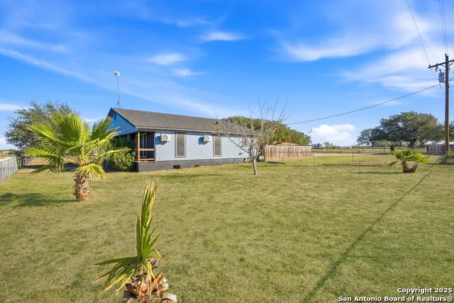 1037 county road 7711 Devine, TX 78016
