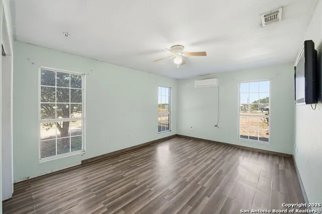 1037 county road 7711 Devine, TX 78016