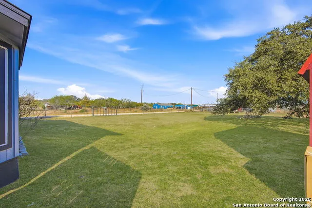 1037 county road 7711 Devine, TX 78016