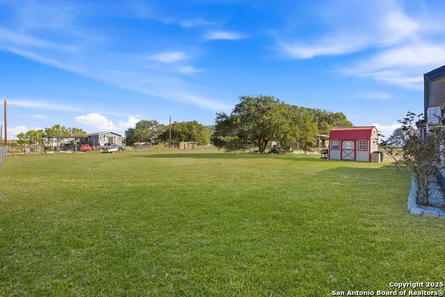 1037 county road 7711 Devine, TX 78016