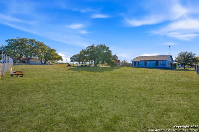 1037 county road 7711 Devine, TX 78016